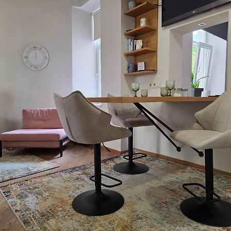 Apartment In The Heart Of Old Рига Екстериор снимка